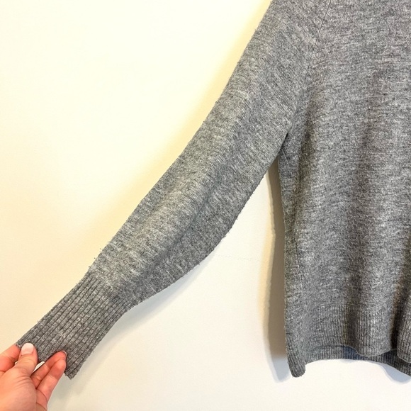 2/$30 Banana Republic - Gray Cowl Neck Sweater | Cozy Knit Pullover | Size S - Picture 4 of 8